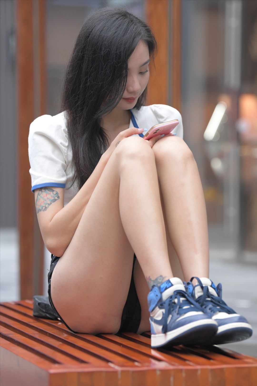 图片[4]-黑色热裤美女(套图+视频)-街拍图满多