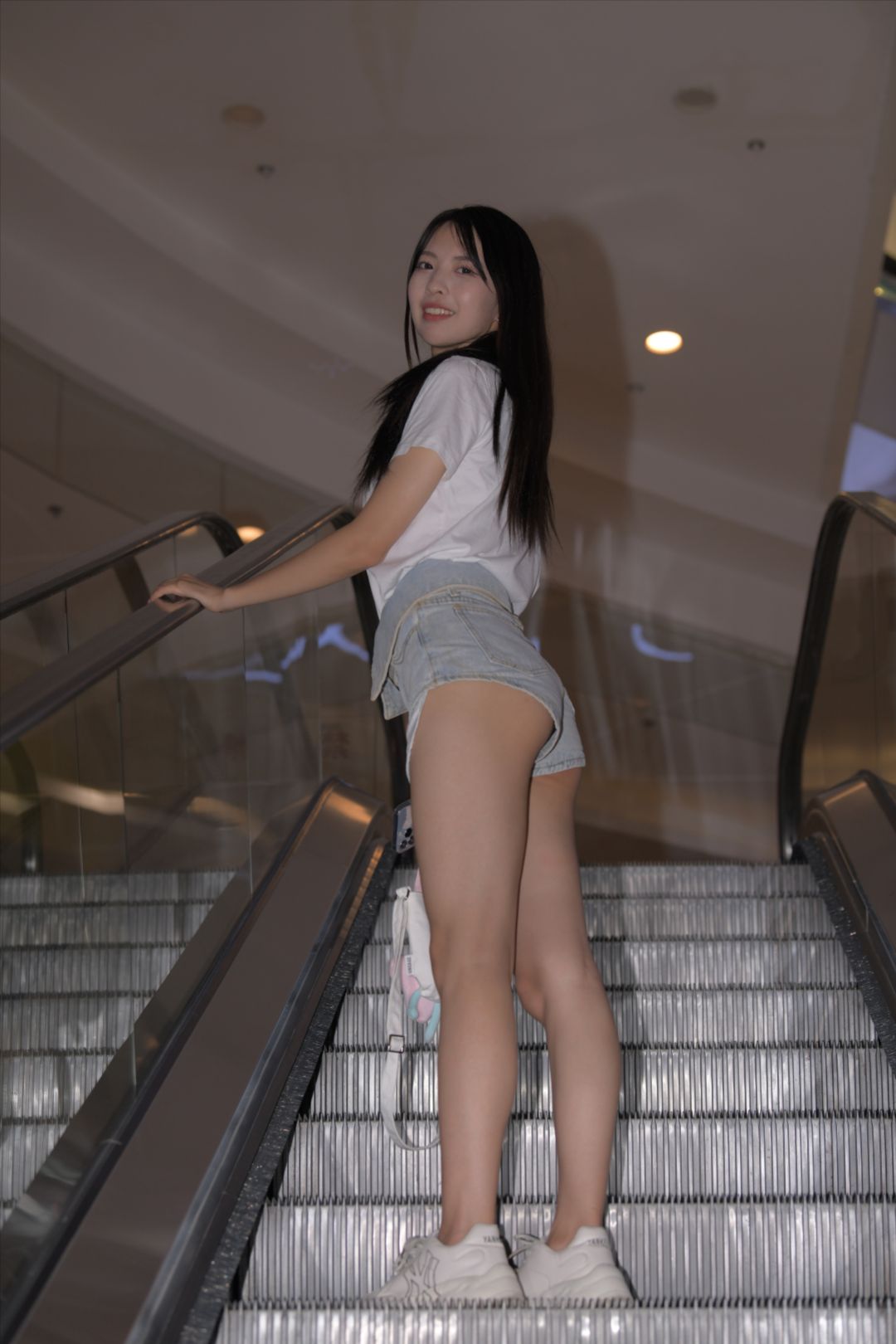 图片[7]-远方来的小姐姐-第三季(套图+视频)-街拍图满多
