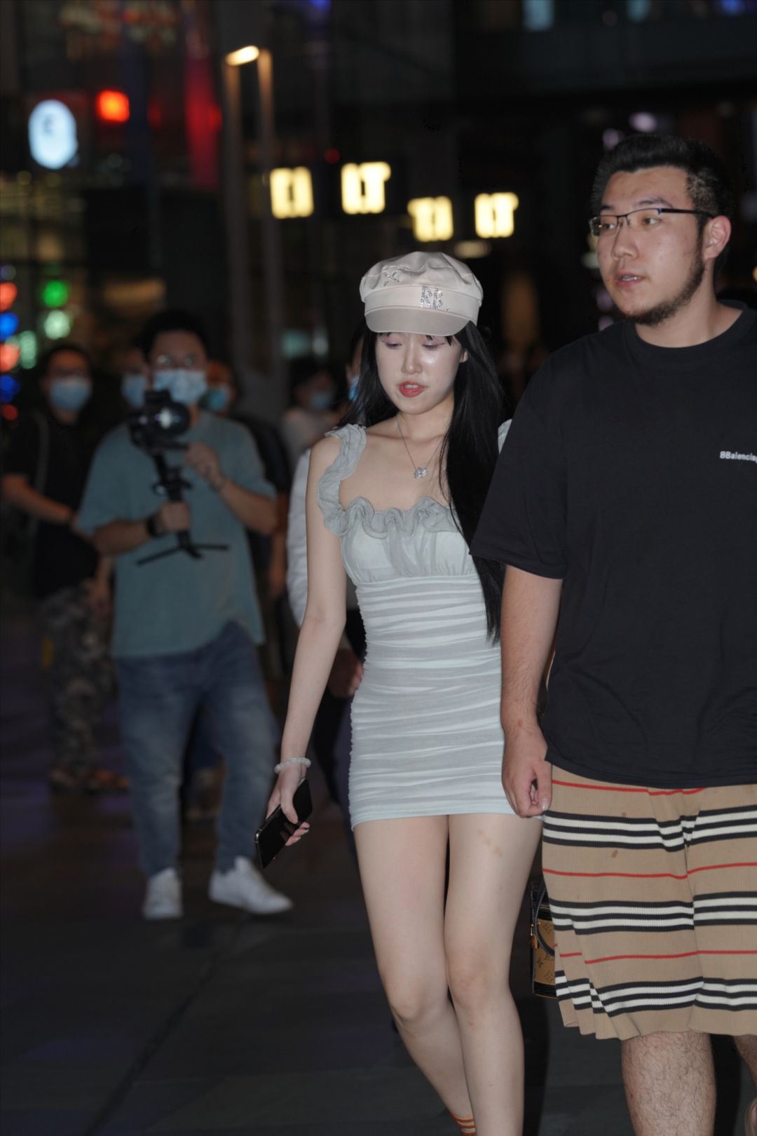 图片[6]-迷人大长腿-街拍图满多