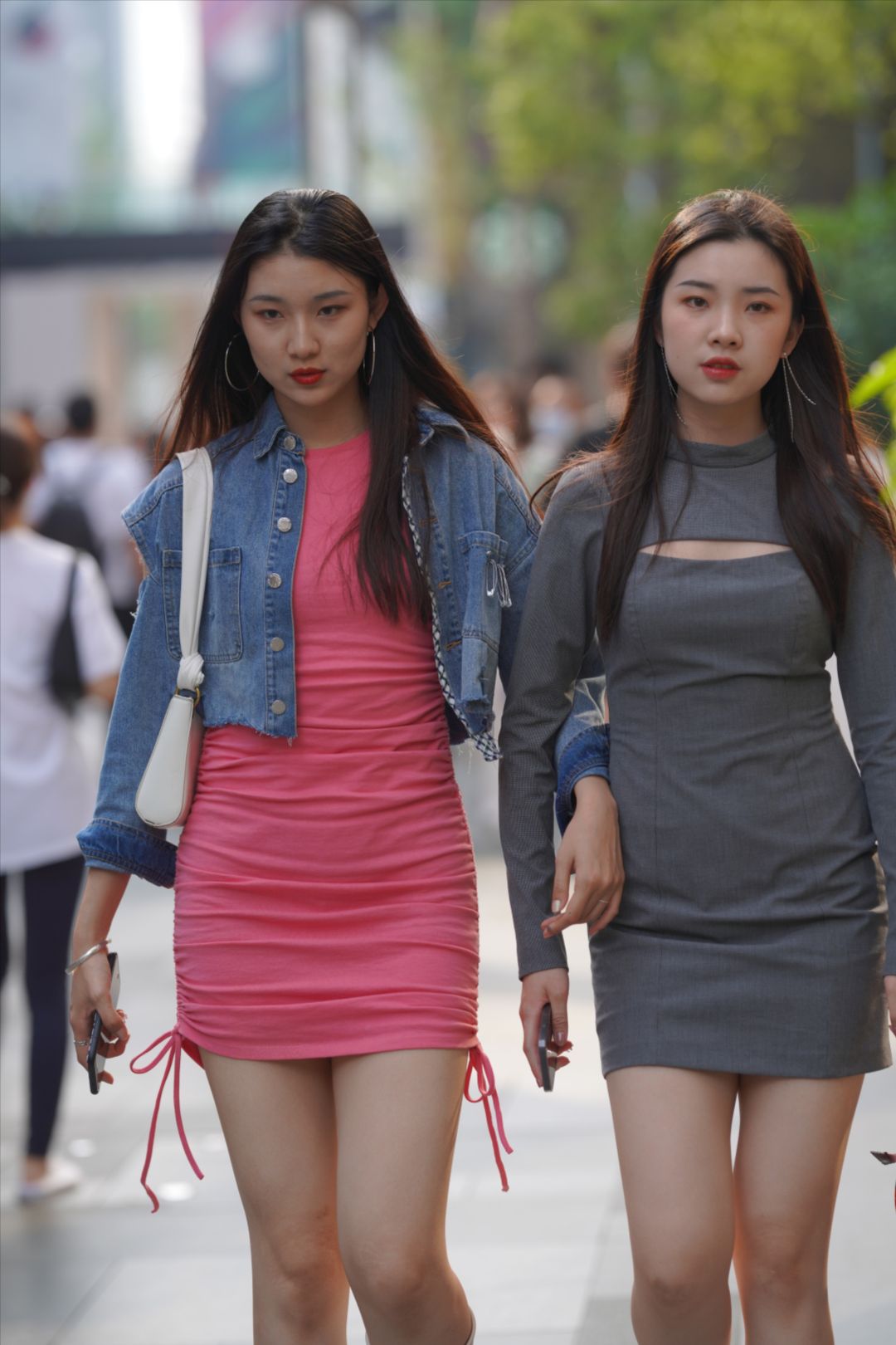 图片[3]-包臀短裙闺蜜-街拍图满多