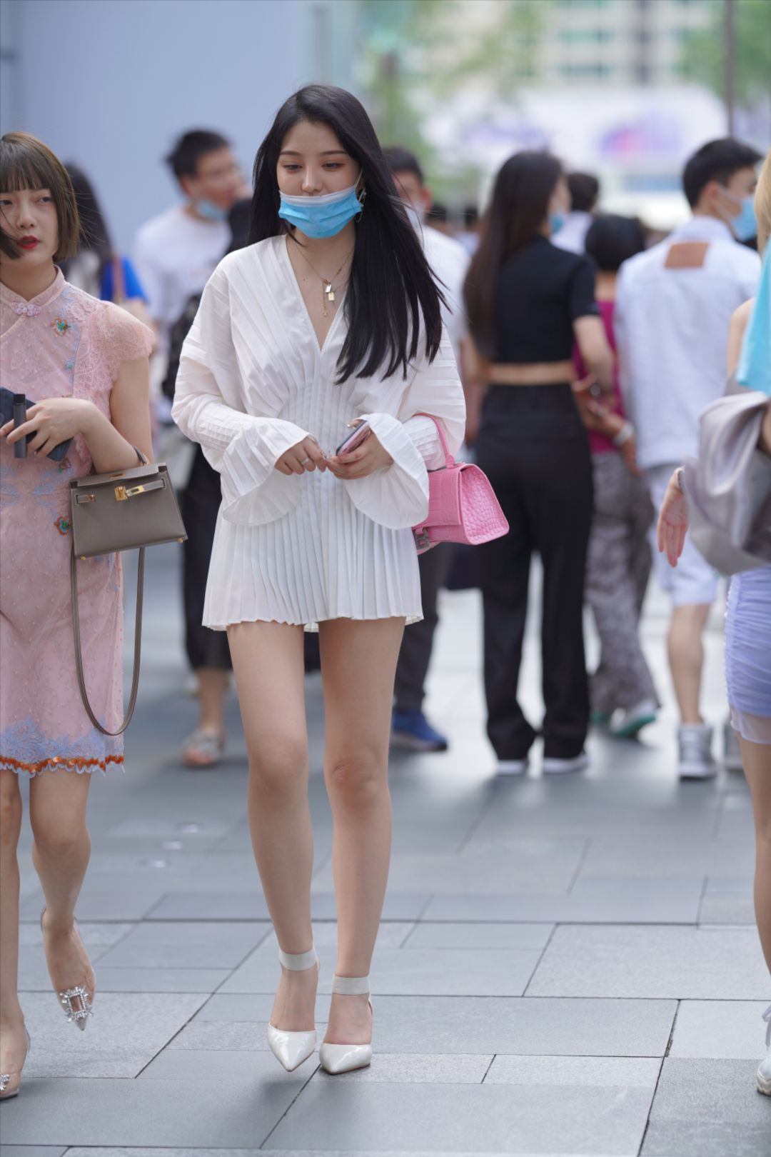 图片[2]-长腿美眉-街拍图满多