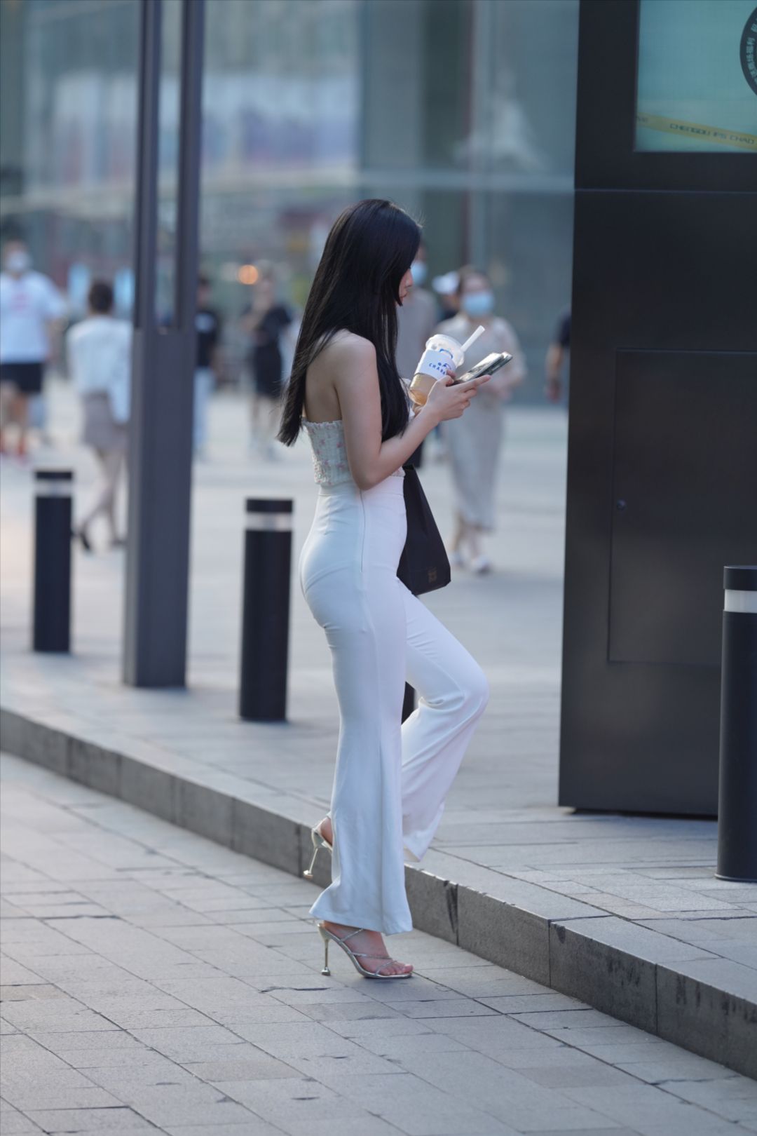 图片[6]-美好的一天 从微微一笑开始-街拍图满多