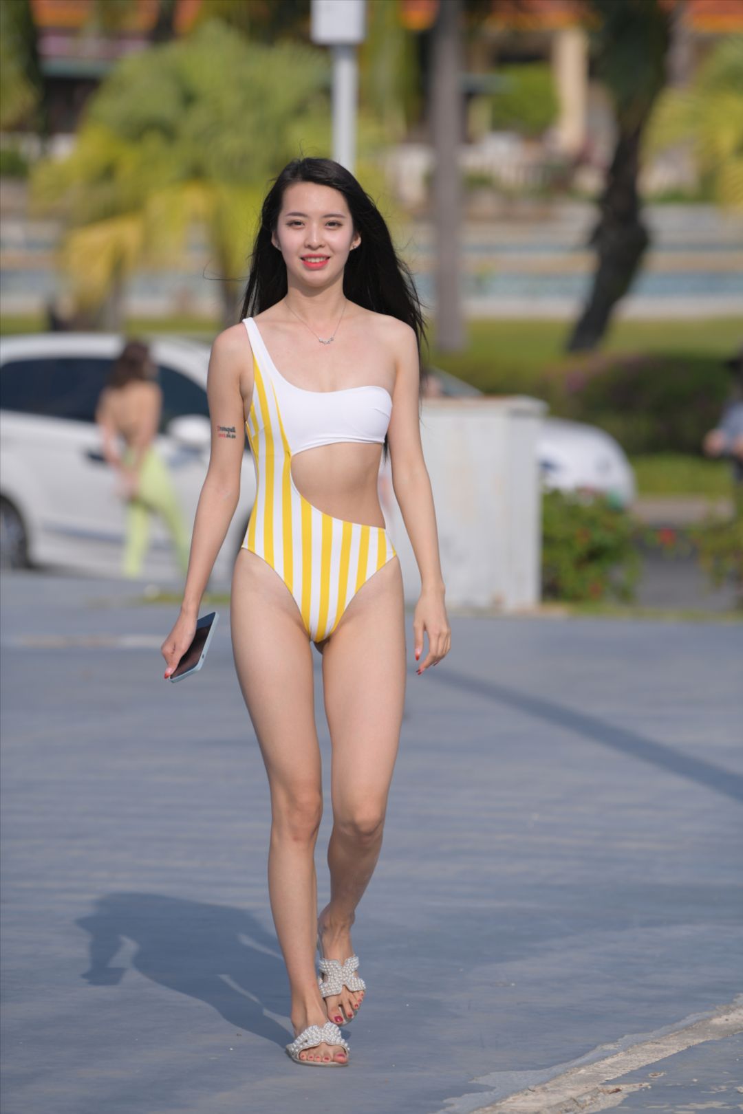 捧一束彼岸花(套图+视频)-街拍图满多