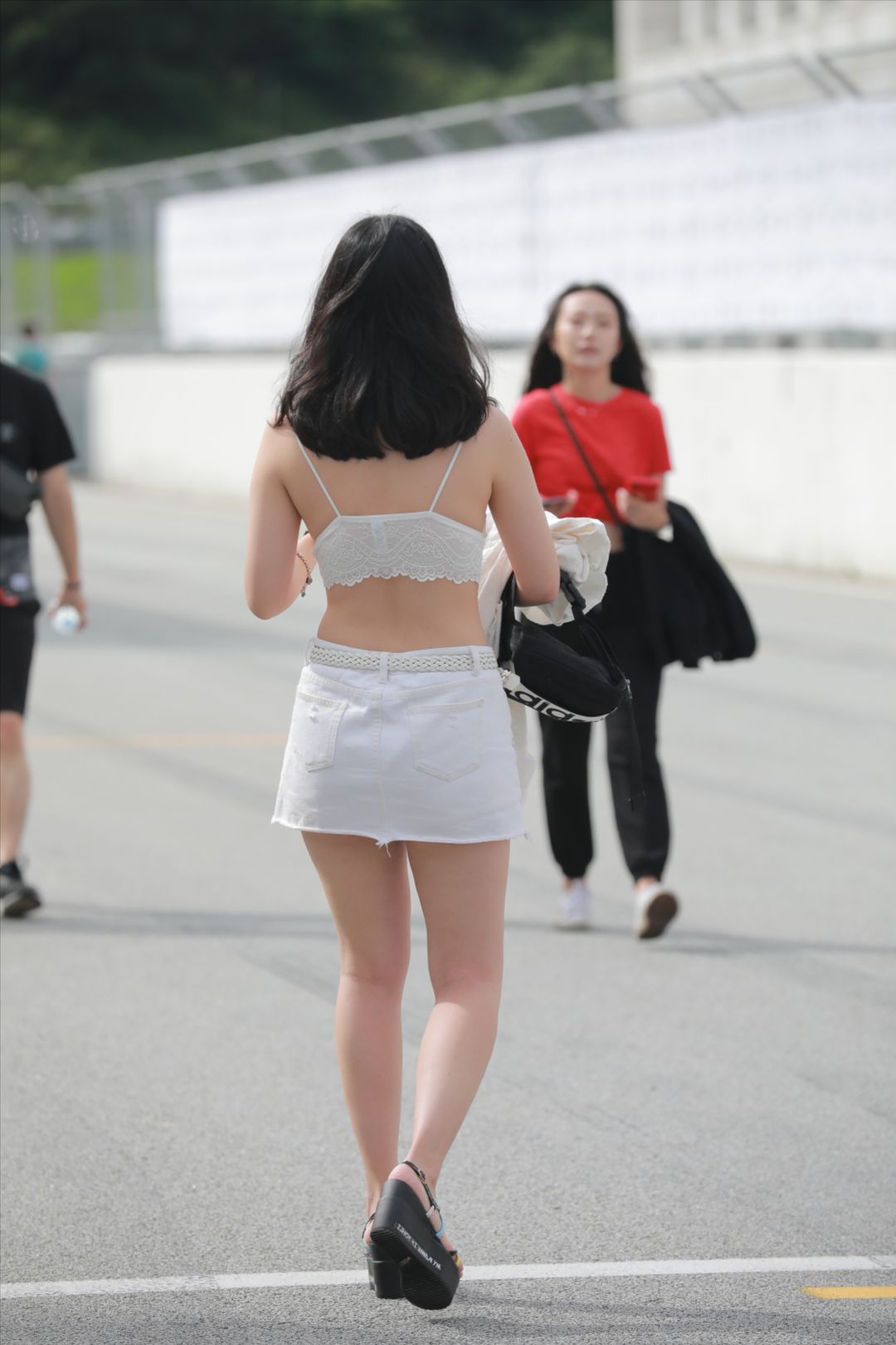 图片[3]-面容姣好的女孩 看着就是一种享受-街拍图满多