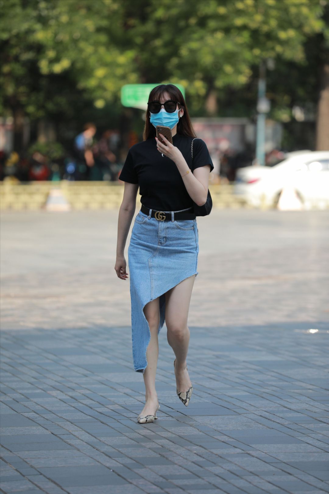 图片[6]-蓝牛仔裙高跟美女-街拍图满多