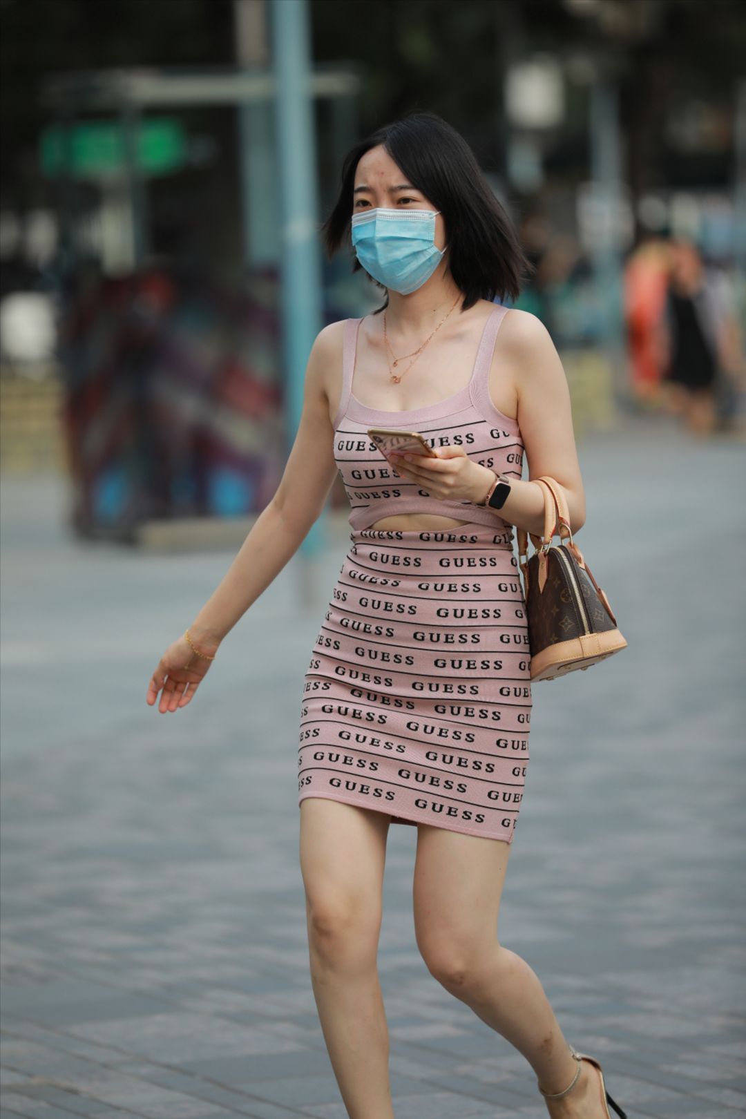 图片[3]-性感包臀裙高跟小姐姐-街拍图满多