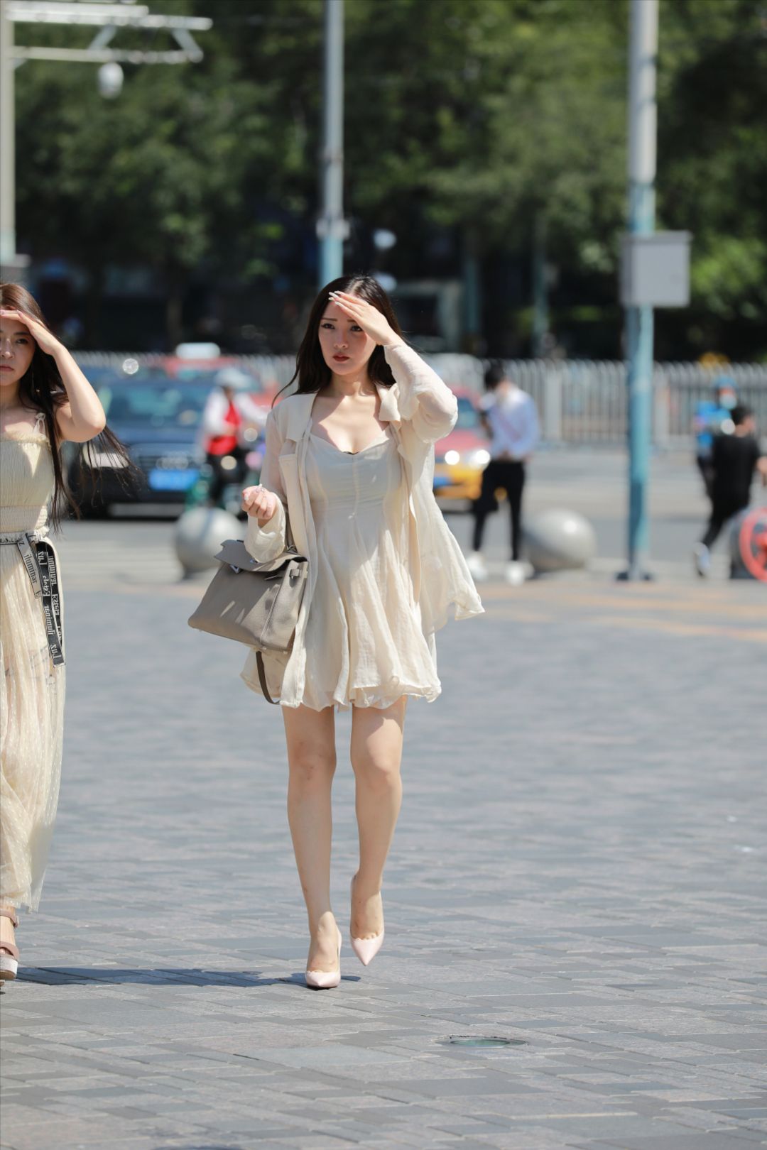 图片[6]-美腿高跟白领-街拍图满多