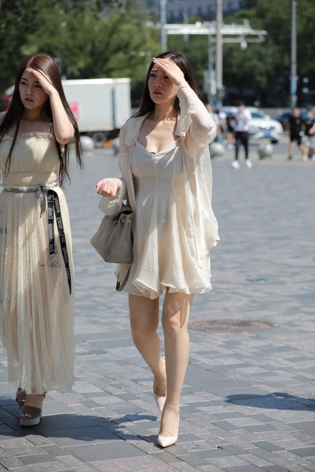 图片[2]-美腿高跟白领-街拍图满多