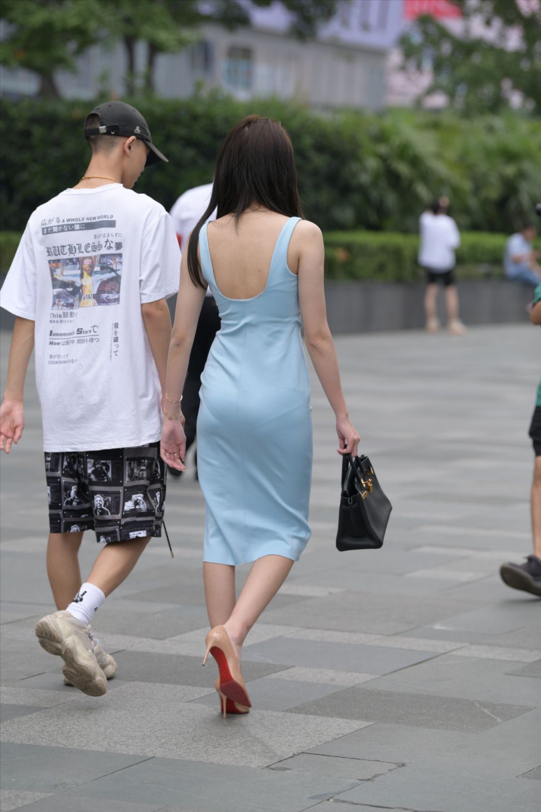 图片[5]-时尚靓丽蓝裙女友-街拍图满多