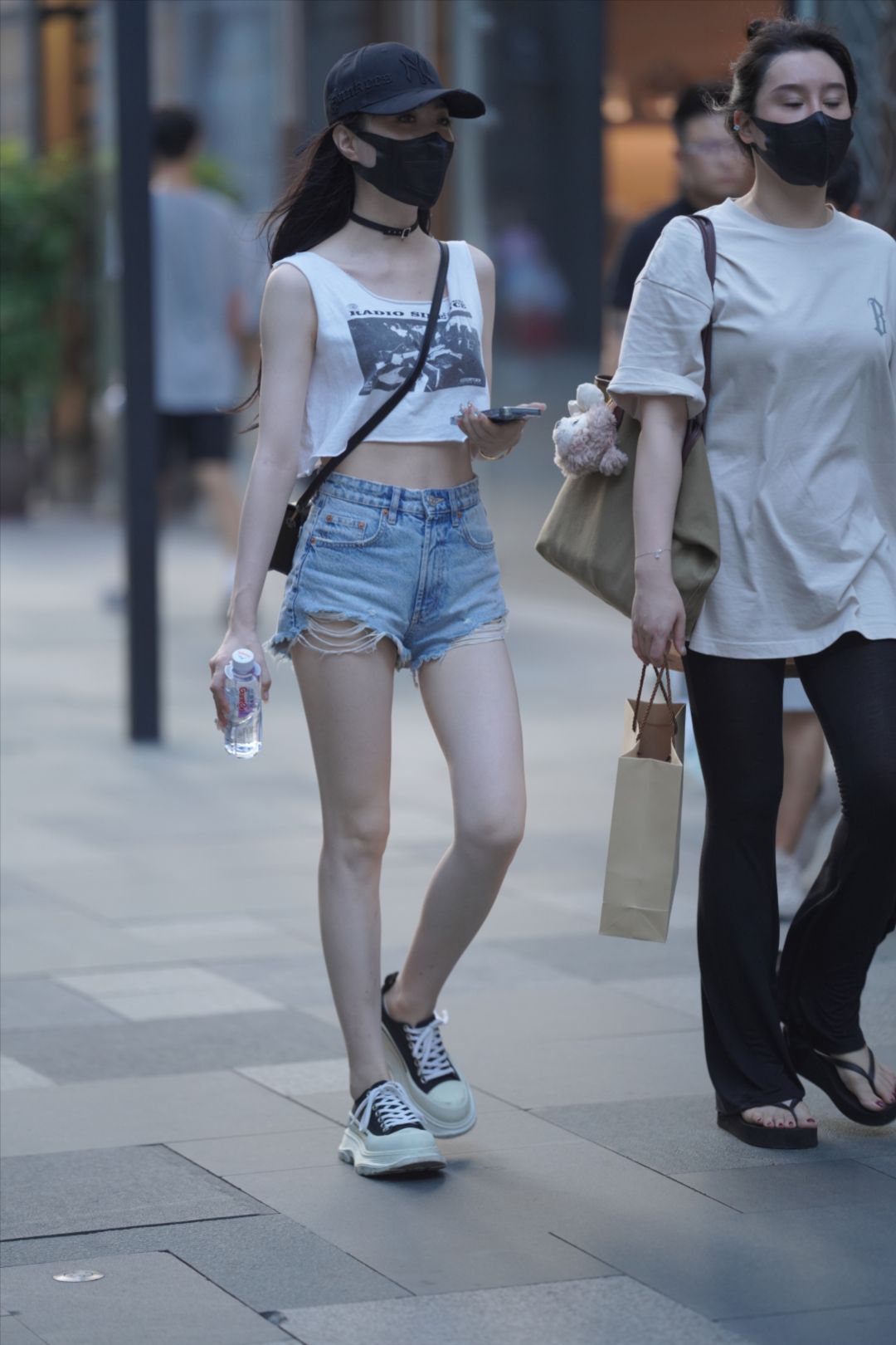 图片[2]-高挑时尚妹子