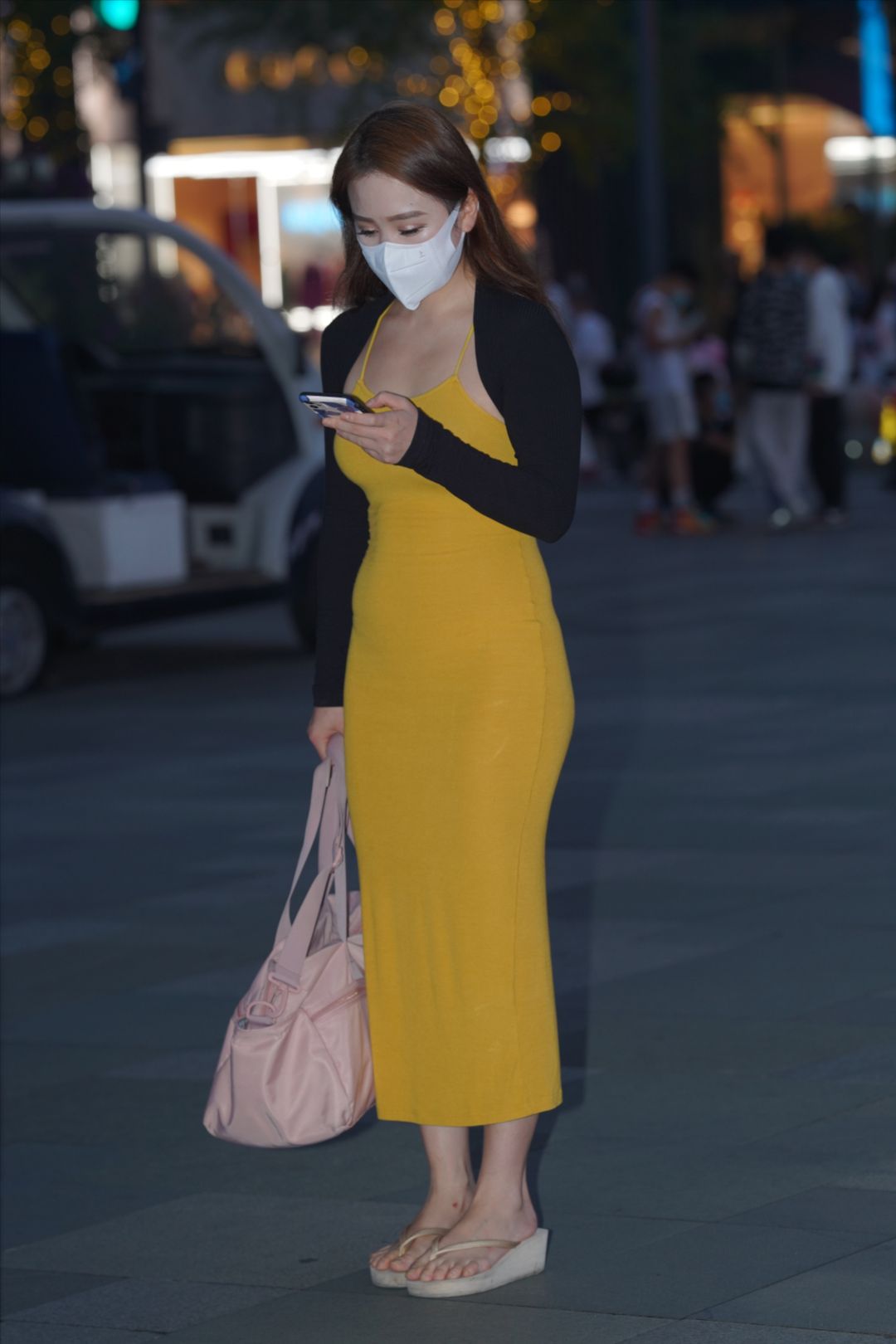图片[5]-包臀长裙少妇-街拍图满多