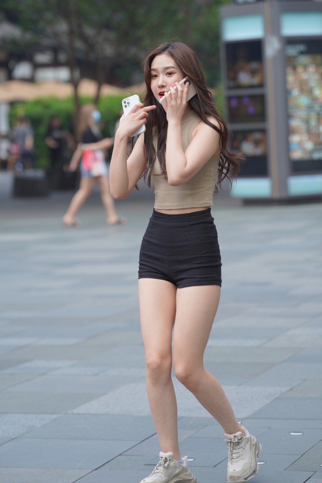 图片[3]-高挑时尚美腿妹子