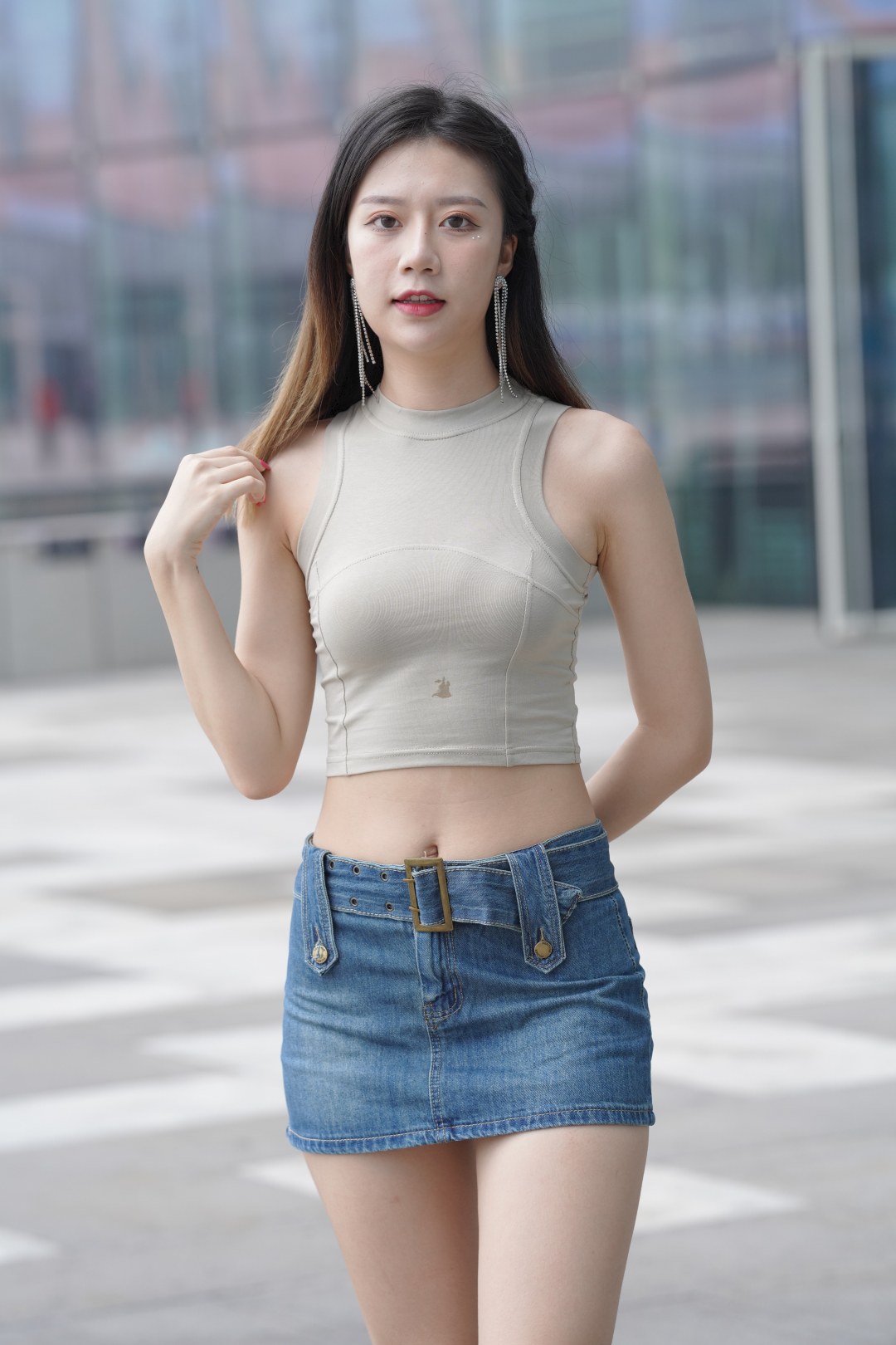 超短牛仔裙少妇