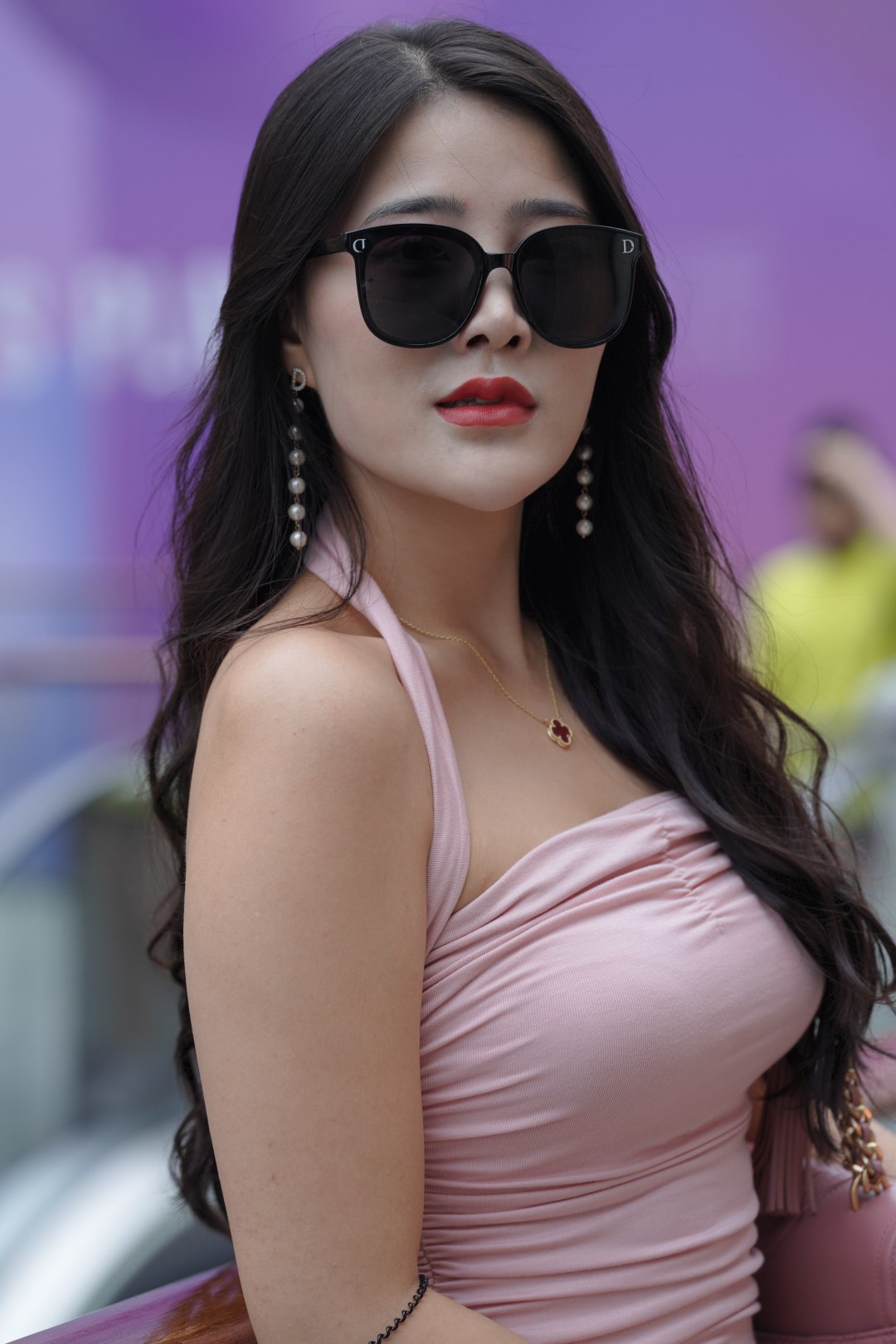 图片[3]-高挑时尚包臀裙美腿妹子