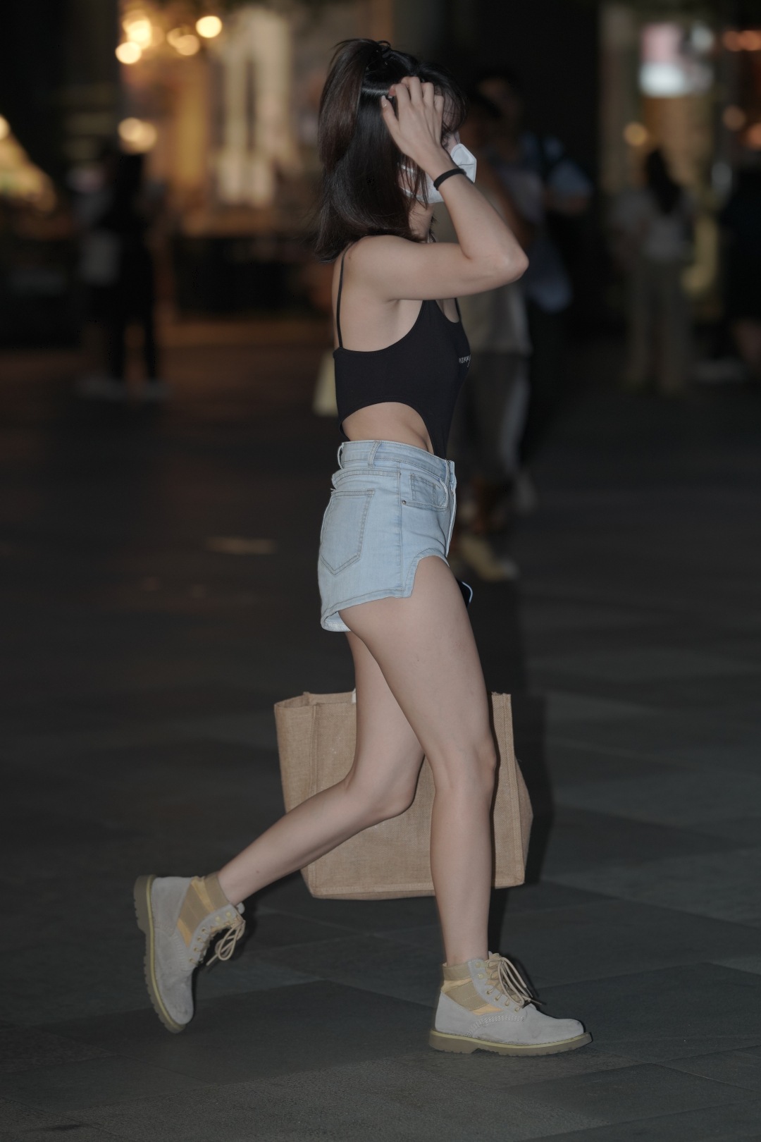 图片[7]-热裤美腿美眉-街拍图满多