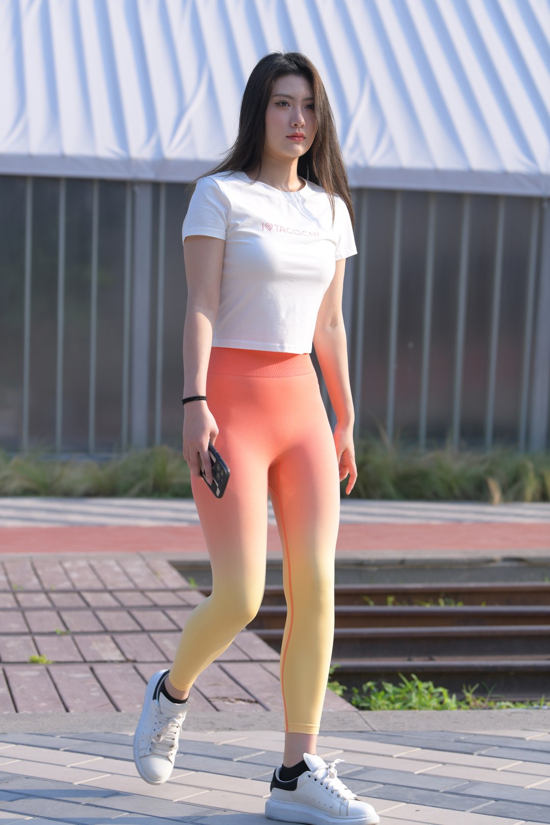 图片[10]-红色瑜伽裤美女(套图+视频)[增补视频]-街拍图满多