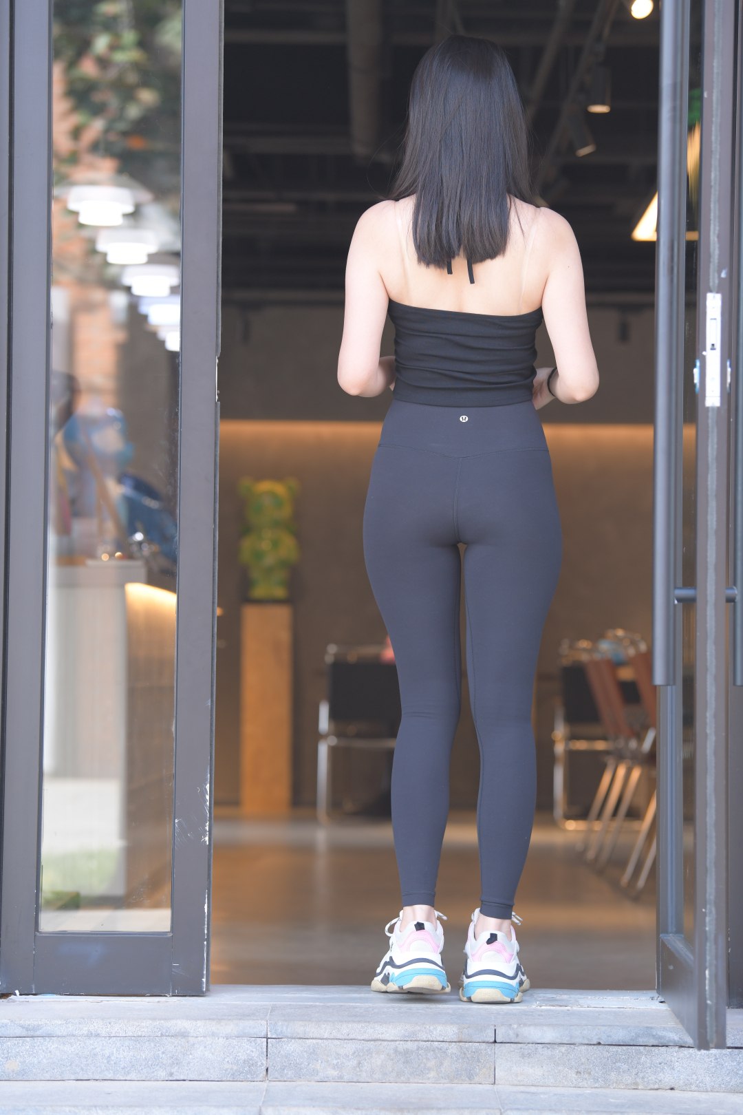 图片[10]-黑色瑜伽裤美女(套图+视频)[增补视频]-街拍图满多