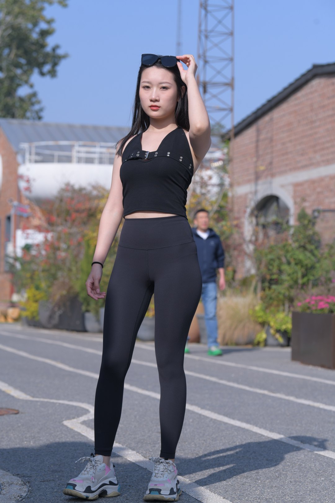 黑色瑜伽裤美女(套图+视频)[增补视频]-街拍图满多