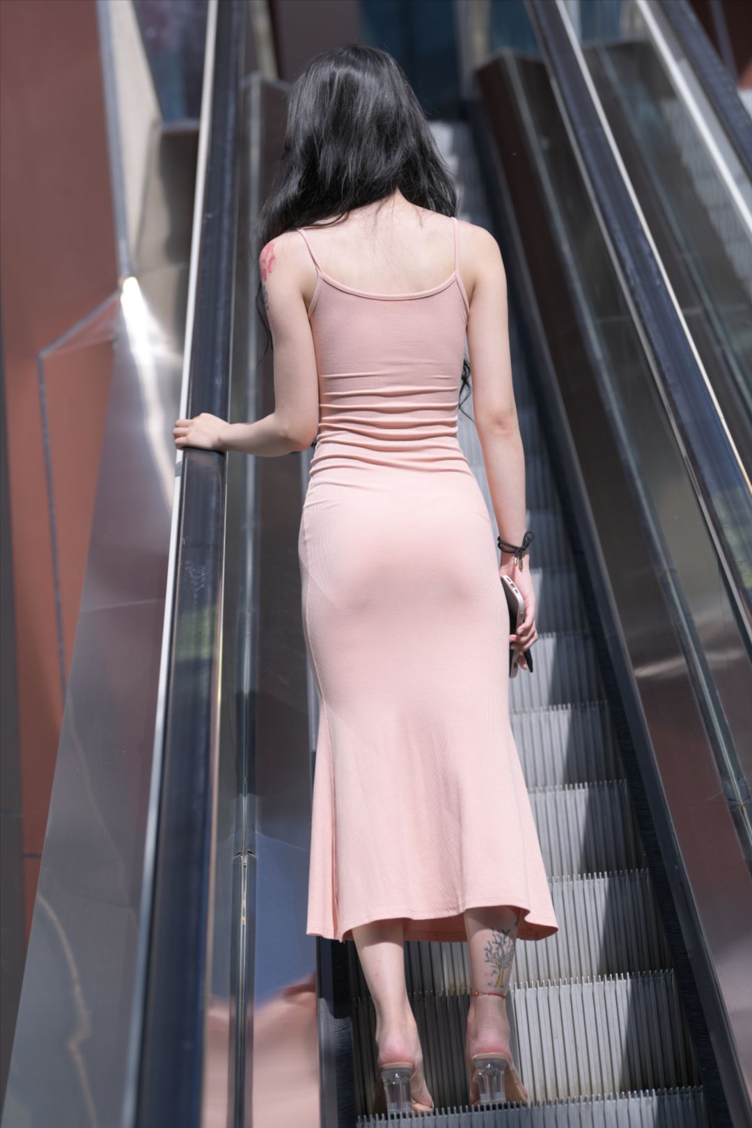 图片[10]-粉色长裙美女-街拍图满多