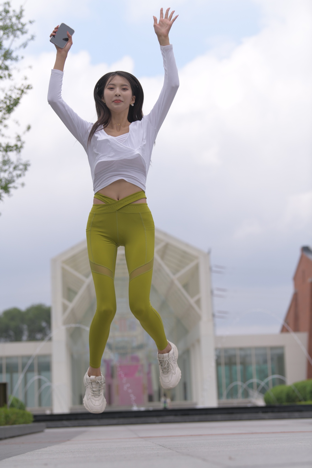 图片[6]-[一始专区] 绿色瑜伽裤美女(套图+视频)-街拍图满多