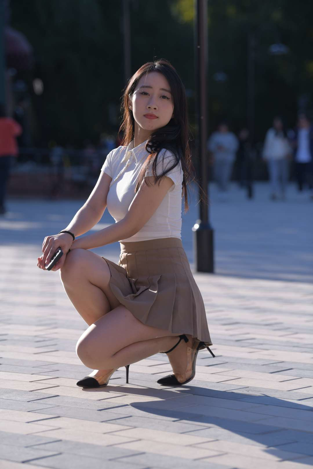 图片[11]-[一始专区] 咖裙丝袜美女(套图+视频)-街拍图满多
