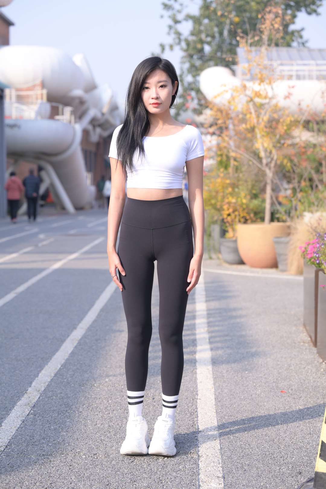 [不吃鸡蛋] First(套图+视频)-街拍图满多